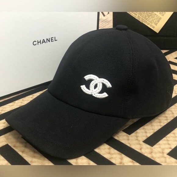 Chanel Women’s Black Cap - Picture 1 of 4
